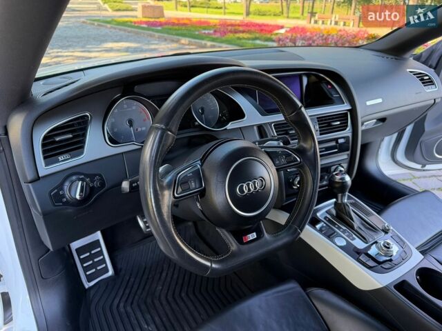 Білий Ауді S5, об'ємом двигуна 3 л та пробігом 147 тис. км за 10999 $, фото 48 на Automoto.ua