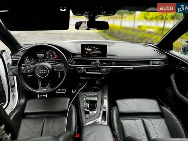 Белый Ауди С5, объемом двигателя 3 л и пробегом 75 тыс. км за 40000 $, фото 2 на Automoto.ua