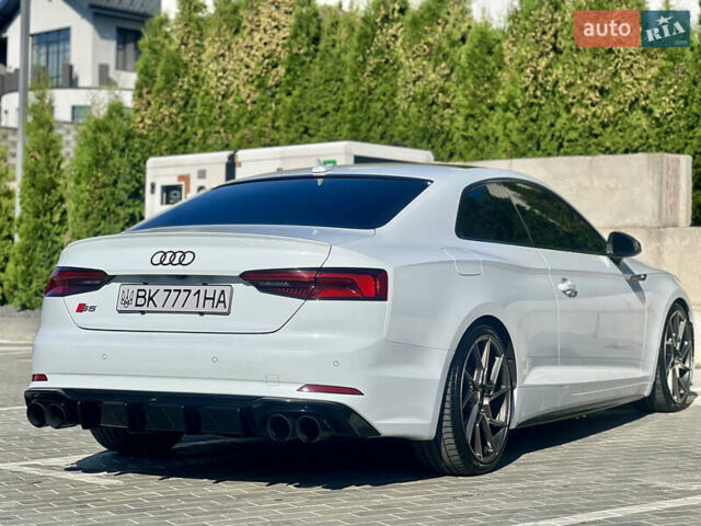 Белый Ауди С5, объемом двигателя 3 л и пробегом 130 тыс. км за 33500 $, фото 11 на Automoto.ua