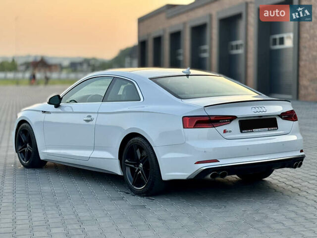 Білий Ауді S5, об'ємом двигуна 3 л та пробігом 138 тис. км за 28000 $, фото 6 на Automoto.ua