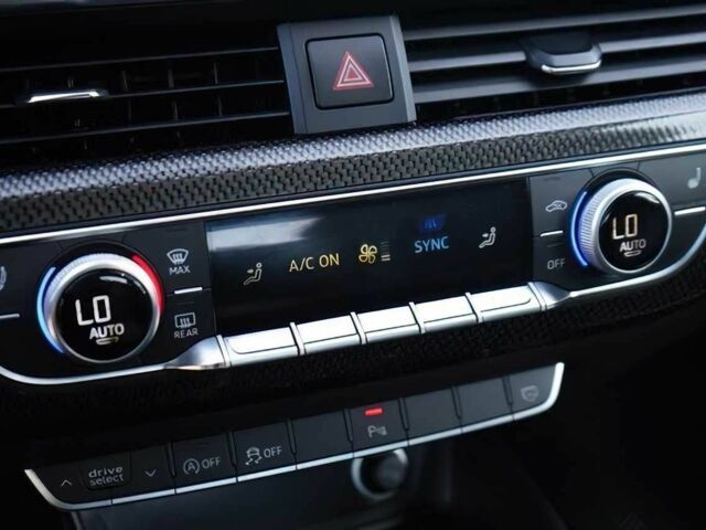 Белый Ауди С5, объемом двигателя 3 л и пробегом 41 тыс. км за 18560 $, фото 7 на Automoto.ua
