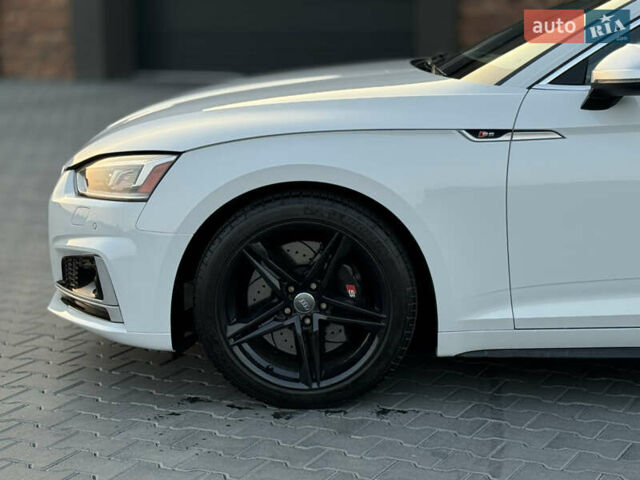 Білий Ауді S5, об'ємом двигуна 3 л та пробігом 138 тис. км за 28000 $, фото 8 на Automoto.ua
