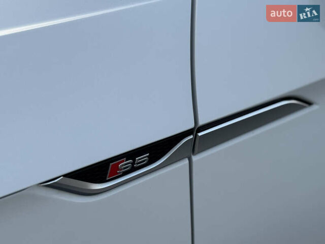 Білий Ауді S5, об'ємом двигуна 3 л та пробігом 138 тис. км за 28000 $, фото 11 на Automoto.ua