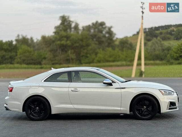 Білий Ауді S5, об'ємом двигуна 3 л та пробігом 138 тис. км за 28000 $, фото 3 на Automoto.ua