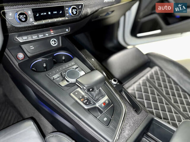 Белый Ауди С5, объемом двигателя 3 л и пробегом 54 тыс. км за 35500 $, фото 19 на Automoto.ua