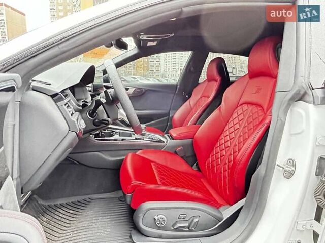 Белый Ауди С5, объемом двигателя 3 л и пробегом 9 тыс. км за 64990 $, фото 9 на Automoto.ua