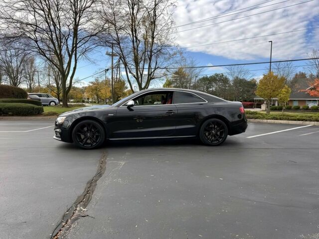 Чорний Ауді S5, об'ємом двигуна 3 л та пробігом 64 тис. км за 16780 $, фото 3 на Automoto.ua