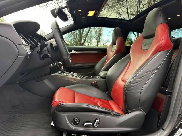 Чорний Ауді S5, об'ємом двигуна 3 л та пробігом 64 тис. км за 16780 $, фото 8 на Automoto.ua