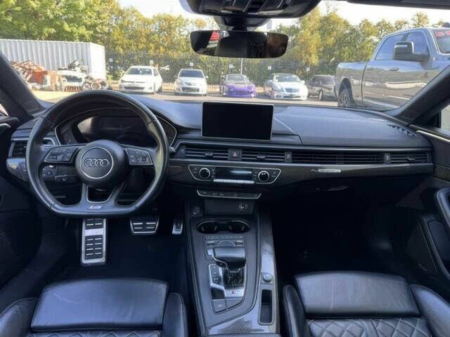 Чорний Ауді S5, об'ємом двигуна 3 л та пробігом 30 тис. км за 14000 $, фото 12 на Automoto.ua