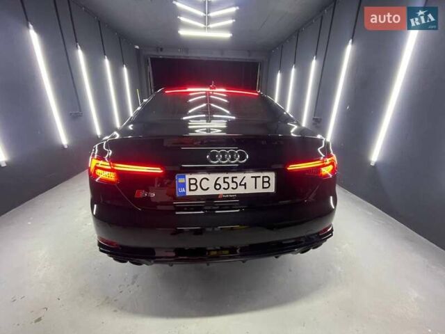 Чорний Ауді S5, об'ємом двигуна 3 л та пробігом 51 тис. км за 50100 $, фото 3 на Automoto.ua