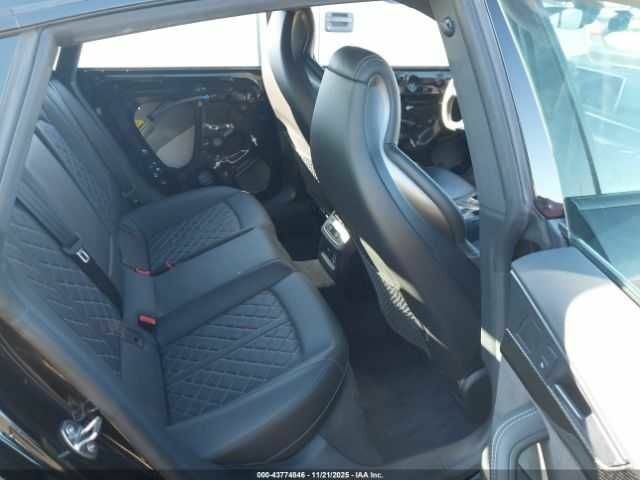 Чорний Ауді S5, об'ємом двигуна 3 л та пробігом 48 тис. км за 12000 $, фото 11 на Automoto.ua