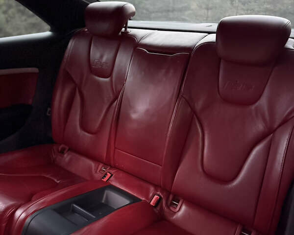 Серый Ауди С5, объемом двигателя 4.2 л и пробегом 250 тыс. км за 7777 $, фото 9 на Automoto.ua