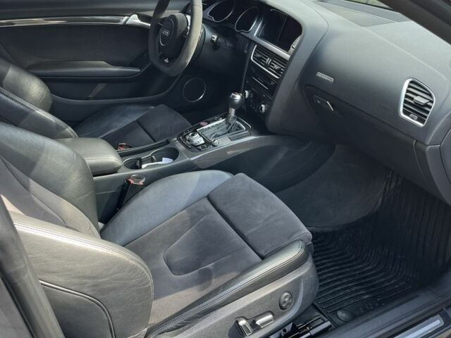 Ауді S5 2013 у Рівному на Automoto.ua Сірий Ауді S5, об'ємом двигуна 3 л та пробігом 173 тис. км за 17500 $, фото 20 на Automoto.ua