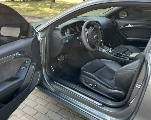 Ауді S5 2013 у Рівному на Automoto.ua Сірий Ауді S5, об'ємом двигуна 3 л та пробігом 177 тис. км за 16600 $, фото 5 на Automoto.ua