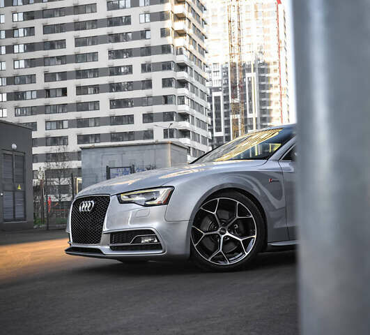 Сірий Ауді S5, об'ємом двигуна 3 л та пробігом 127 тис. км за 18500 $, фото 5 на Automoto.ua