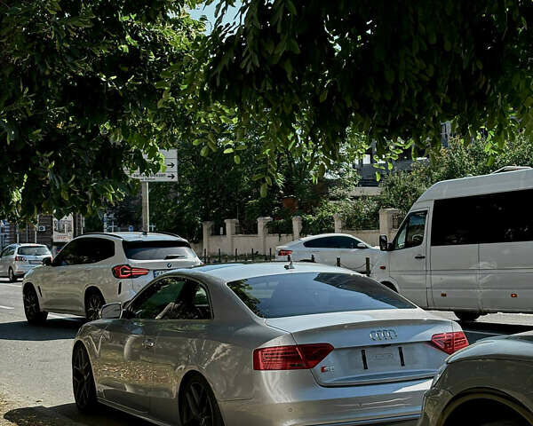 Сірий Ауді S5, об'ємом двигуна 3 л та пробігом 127 тис. км за 18500 $, фото 4 на Automoto.ua