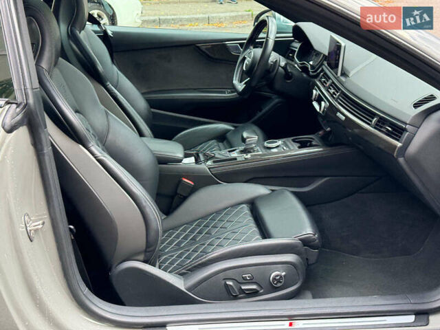 Сірий Ауді S5, об'ємом двигуна 3 л та пробігом 59 тис. км за 31990 $, фото 22 на Automoto.ua