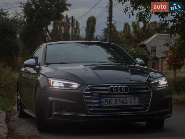 Серый Ауди С5, объемом двигателя 3 л и пробегом 95 тыс. км за 34000 $, фото 2 на Automoto.ua