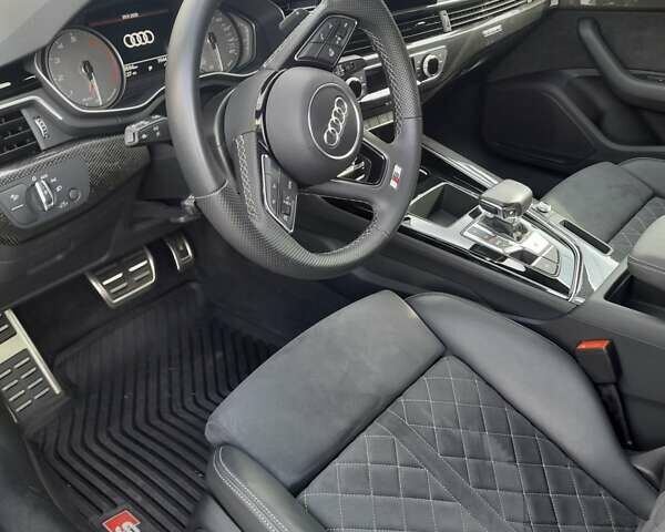Серый Ауди С5, объемом двигателя 3 л и пробегом 33 тыс. км за 43500 $, фото 2 на Automoto.ua