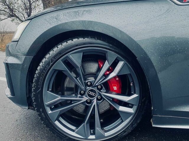 Серый Ауди С5, объемом двигателя 3 л и пробегом 25 тыс. км за 50000 $, фото 4 на Automoto.ua