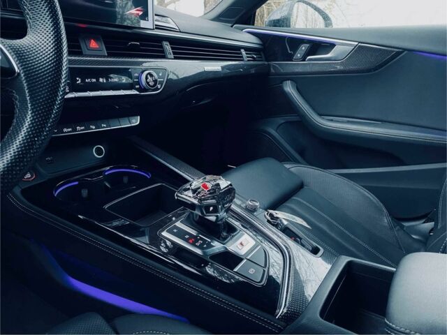 Серый Ауди С5, объемом двигателя 3 л и пробегом 25 тыс. км за 50000 $, фото 5 на Automoto.ua