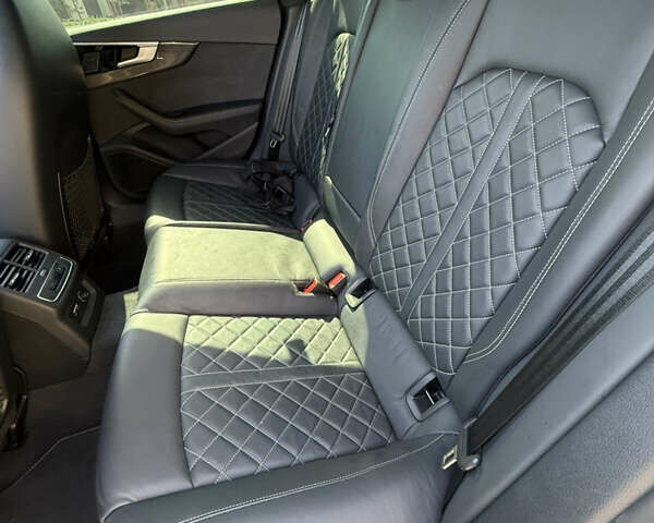 Серый Ауди С5, объемом двигателя 3 л и пробегом 25 тыс. км за 50500 $, фото 10 на Automoto.ua