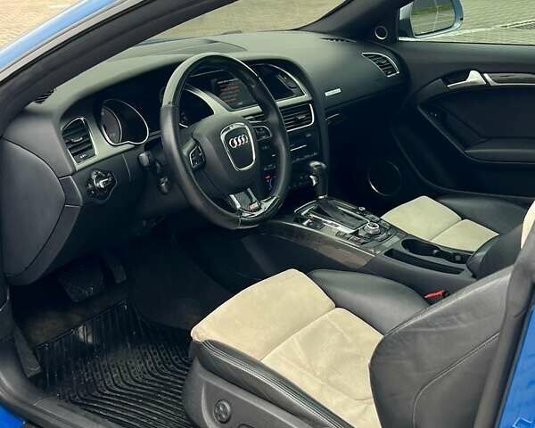 Синий Ауди С5, объемом двигателя 4.16 л и пробегом 219 тыс. км за 16900 $, фото 11 на Automoto.ua