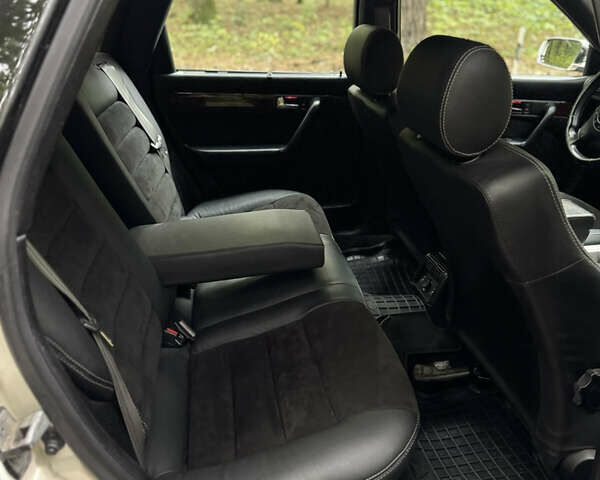 Білий Ауді С6, об'ємом двигуна 4.2 л та пробігом 333 тис. км за 8900 $, фото 27 на Automoto.ua