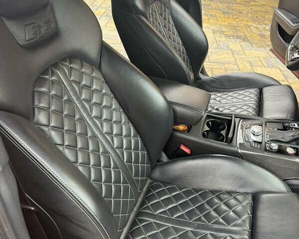 Красный Ауди С6, объемом двигателя 3.99 л и пробегом 182 тыс. км за 24000 $, фото 20 на Automoto.ua