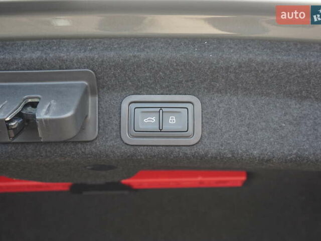 Серый Ауди С6, объемом двигателя 2.97 л и пробегом 36 тыс. км за 76000 $, фото 41 на Automoto.ua