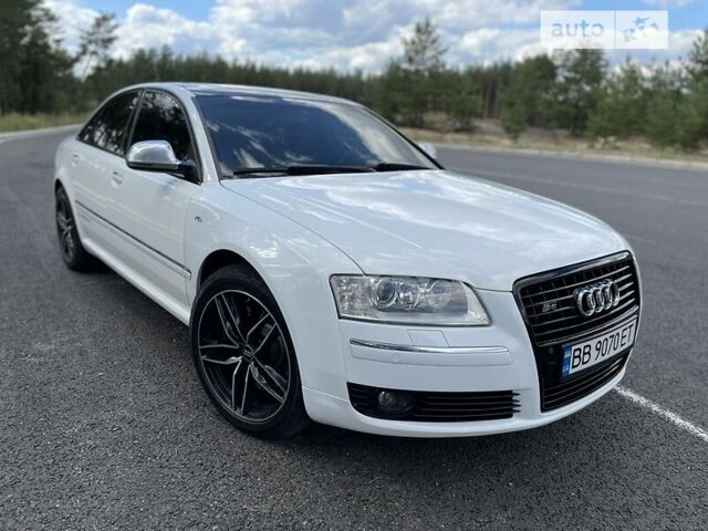 Білий Ауді S8, об'ємом двигуна 5.2 л та пробігом 130 тис. км за 15500 $, фото 4 на Automoto.ua