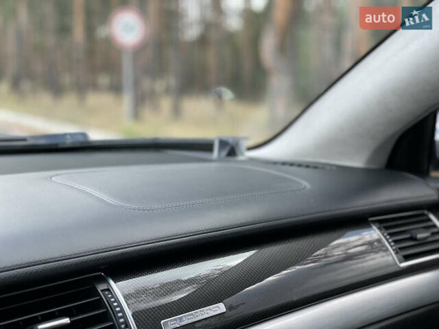 Білий Ауді S8, об'ємом двигуна 5.2 л та пробігом 140 тис. км за 17000 $, фото 18 на Automoto.ua