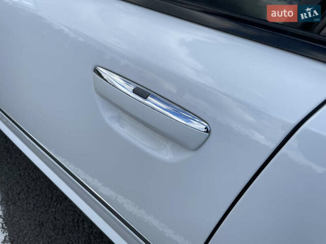 Білий Ауді S8, об'ємом двигуна 5.2 л та пробігом 140 тис. км за 17000 $, фото 1 на Automoto.ua