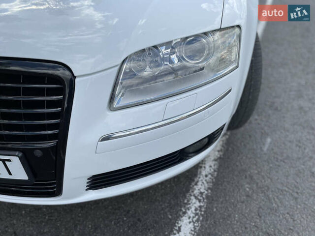 Білий Ауді S8, об'ємом двигуна 5.2 л та пробігом 140 тис. км за 17000 $, фото 9 на Automoto.ua