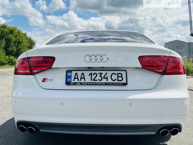 Білий Ауді S8, об'ємом двигуна 4 л та пробігом 125 тис. км за 45000 $, фото 9 на Automoto.ua