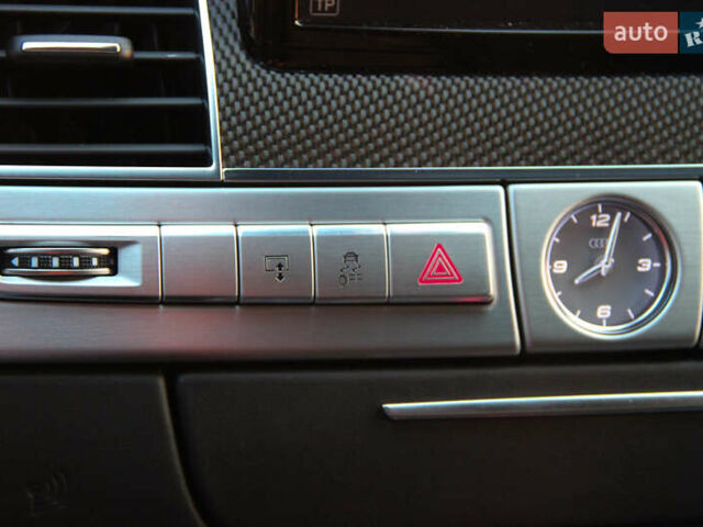 Білий Ауді S8, об'ємом двигуна 3.99 л та пробігом 91 тис. км за 41500 $, фото 59 на Automoto.ua