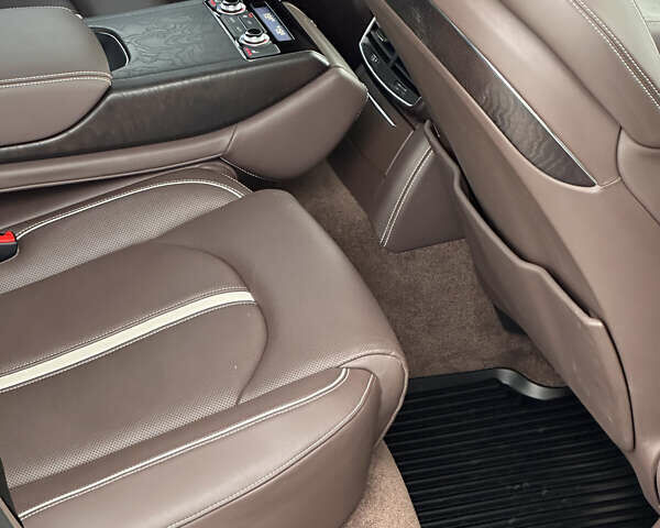 Белый Ауди С8, объемом двигателя 3.99 л и пробегом 164 тыс. км за 32999 $, фото 31 на Automoto.ua