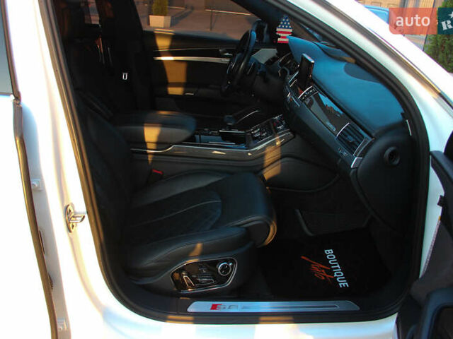 Білий Ауді S8, об'ємом двигуна 3.99 л та пробігом 91 тис. км за 41500 $, фото 37 на Automoto.ua