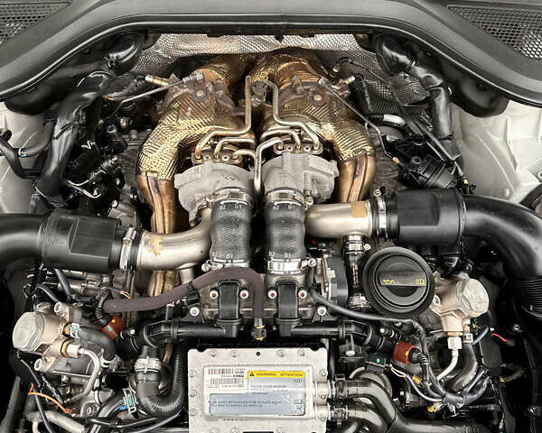 Белый Ауди С8, объемом двигателя 3.99 л и пробегом 164 тыс. км за 32999 $, фото 19 на Automoto.ua