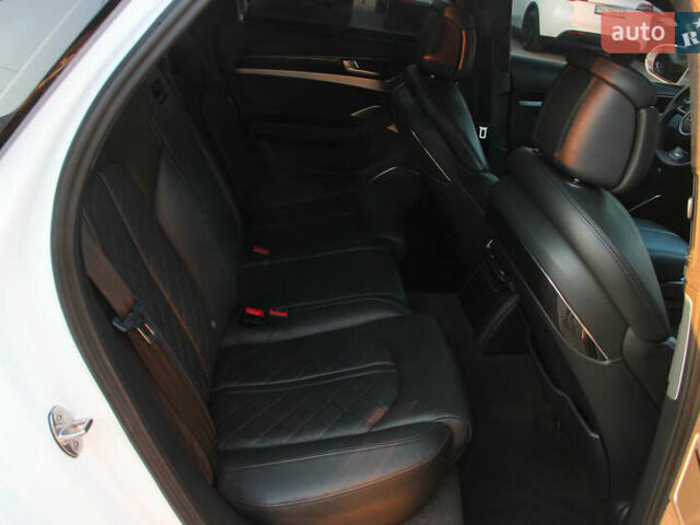 Білий Ауді S8, об'ємом двигуна 3.99 л та пробігом 91 тис. км за 41500 $, фото 42 на Automoto.ua