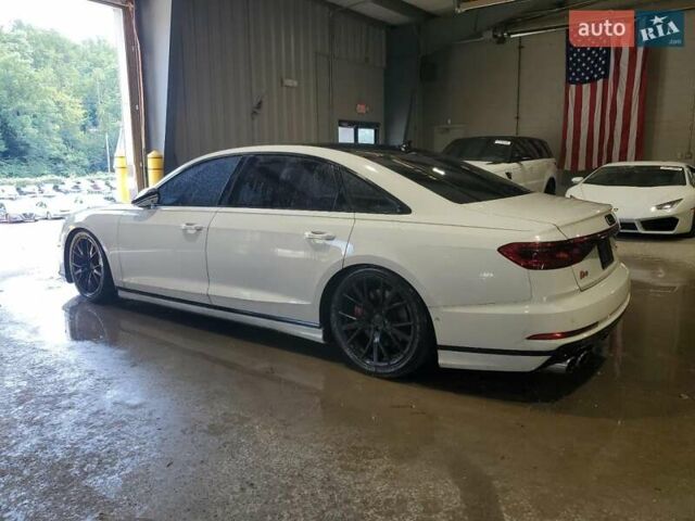 Белый Ауди С8, объемом двигателя 4 л и пробегом 98 тыс. км за 33000 $, фото 1 на Automoto.ua