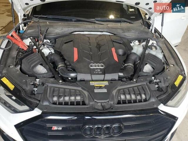 Белый Ауди С8, объемом двигателя 4 л и пробегом 98 тыс. км за 33000 $, фото 10 на Automoto.ua