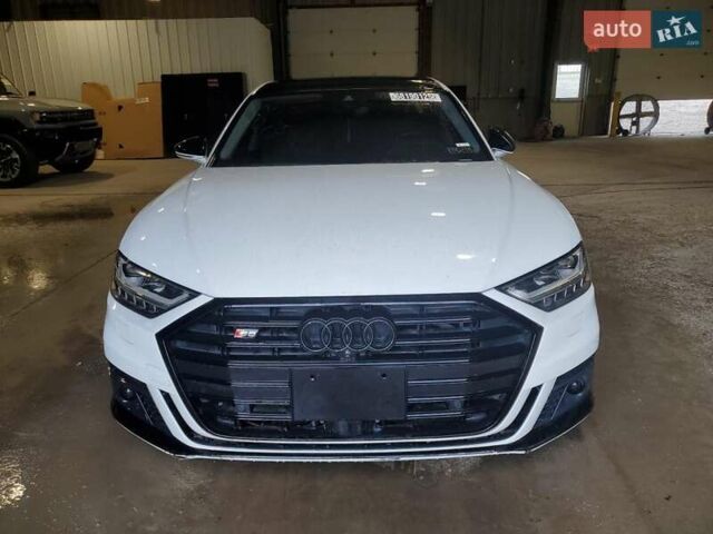 Белый Ауди С8, объемом двигателя 4 л и пробегом 98 тыс. км за 33000 $, фото 4 на Automoto.ua