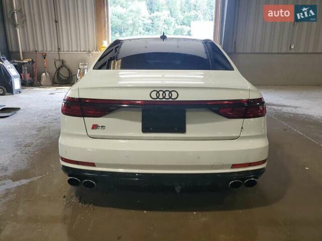 Белый Ауди С8, объемом двигателя 4 л и пробегом 98 тыс. км за 33000 $, фото 5 на Automoto.ua