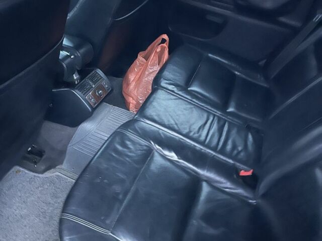 Чорний Ауді S8, об'ємом двигуна 4.2 л та пробігом 231 тис. км за 2900 $, фото 7 на Automoto.ua