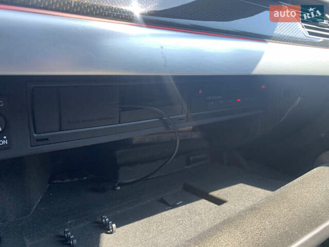 Черный Ауди С8, объемом двигателя 5.2 л и пробегом 270 тыс. км за 12999 $, фото 35 на Automoto.ua