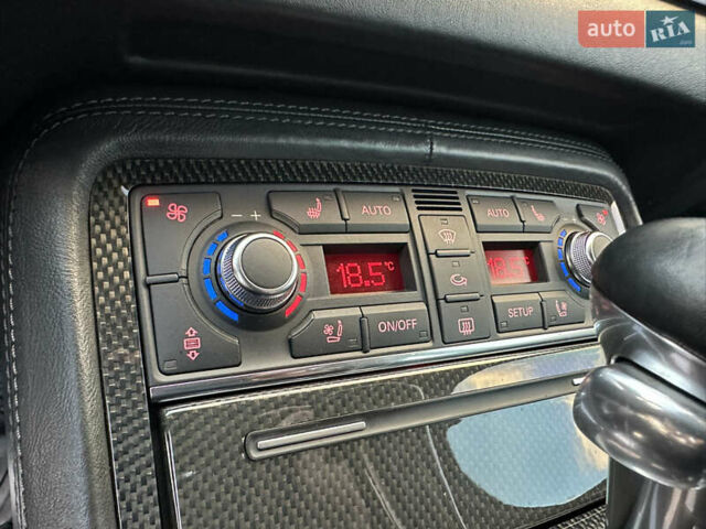 Ауди С8 2007 в Киеве на Automoto.ua Черный Ауди С8, объемом двигателя 5.2 л и пробегом 150 тыс. км за 14990 $, фото 18 на Automoto.ua