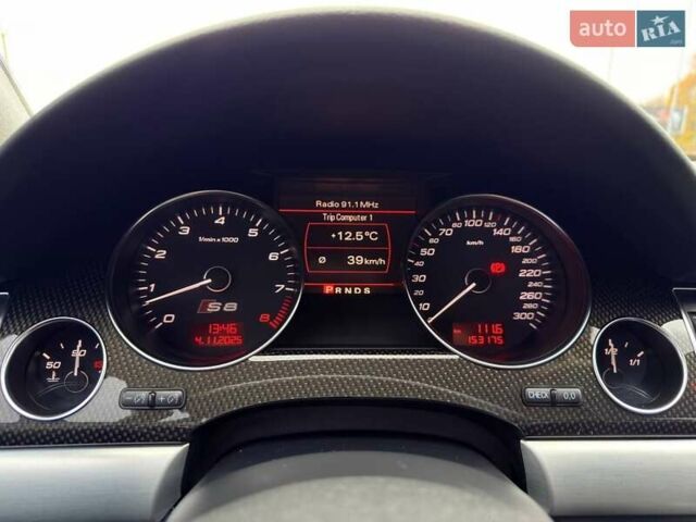 Черный Ауди С8, объемом двигателя 5.2 л и пробегом 153 тыс. км за 22777 $, фото 19 на Automoto.ua