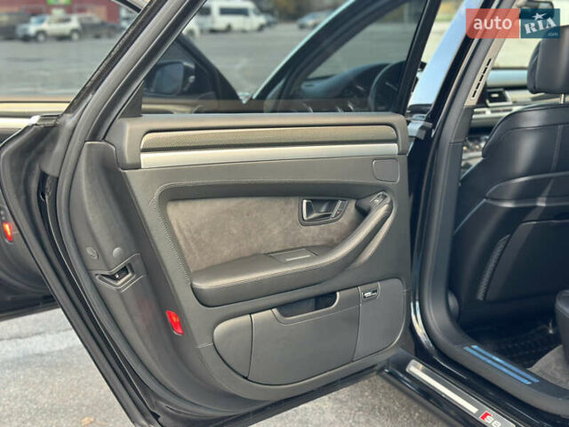 Ауди С8 2007 в Киеве на Automoto.ua Черный Ауди С8, объемом двигателя 5.2 л и пробегом 150 тыс. км за 14990 $, фото 57 на Automoto.ua