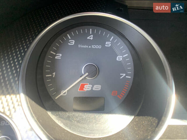 Черный Ауди С8, объемом двигателя 5.2 л и пробегом 270 тыс. км за 12999 $, фото 36 на Automoto.ua